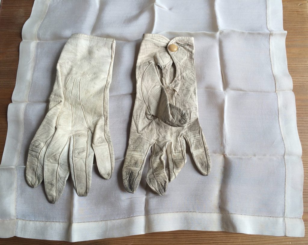 Kid evening gloves and silk handkerchief, 1930s