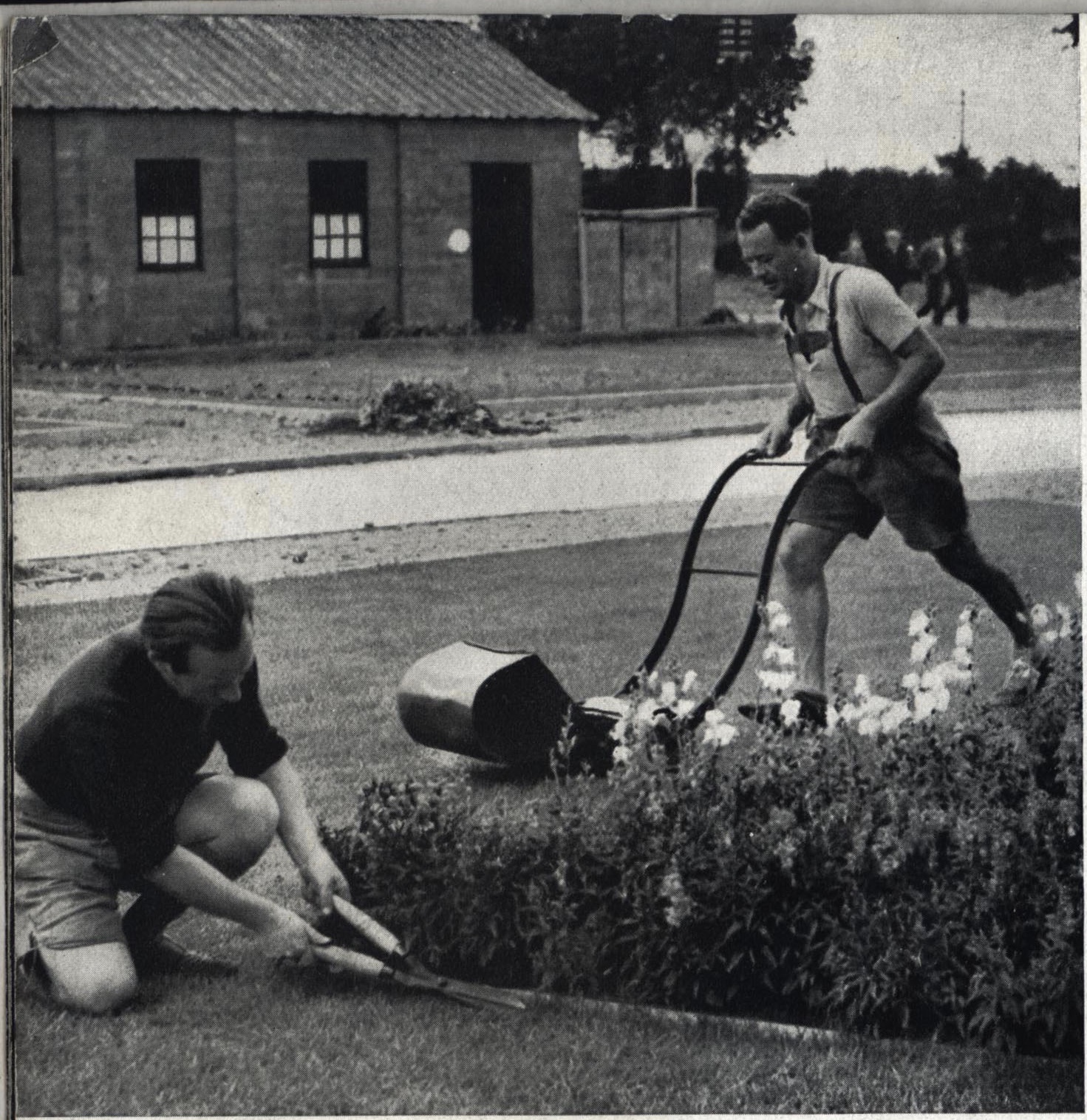 Kitchener camp, Some Victims, 1939 - gardening