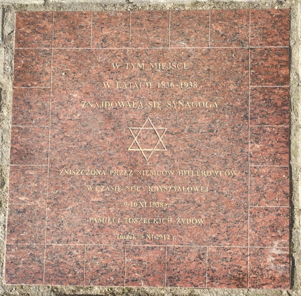 Tost synagogue memorial, 2015