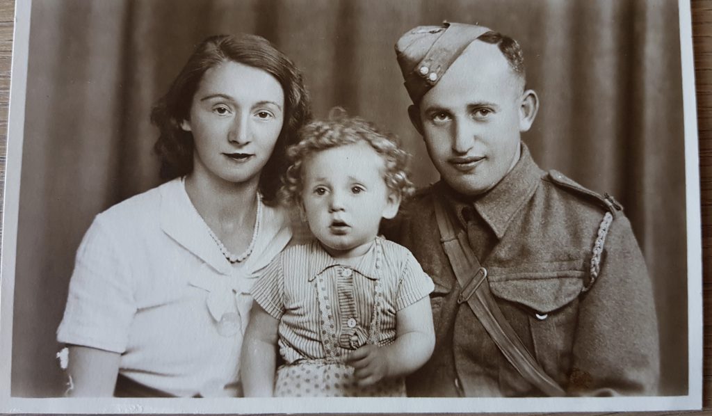 Richborough refugee camp, Hermann Wetterhahn, Pioneer Corps, with wife Chuma Biber and son