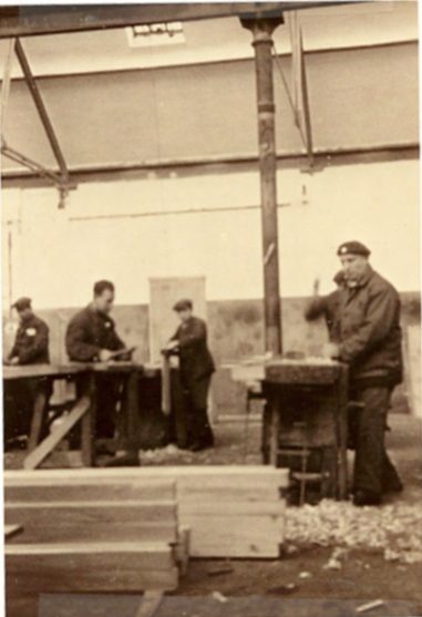 Kitchener camp, Peter Weiss, Autobiography, 'Carpentry shop'