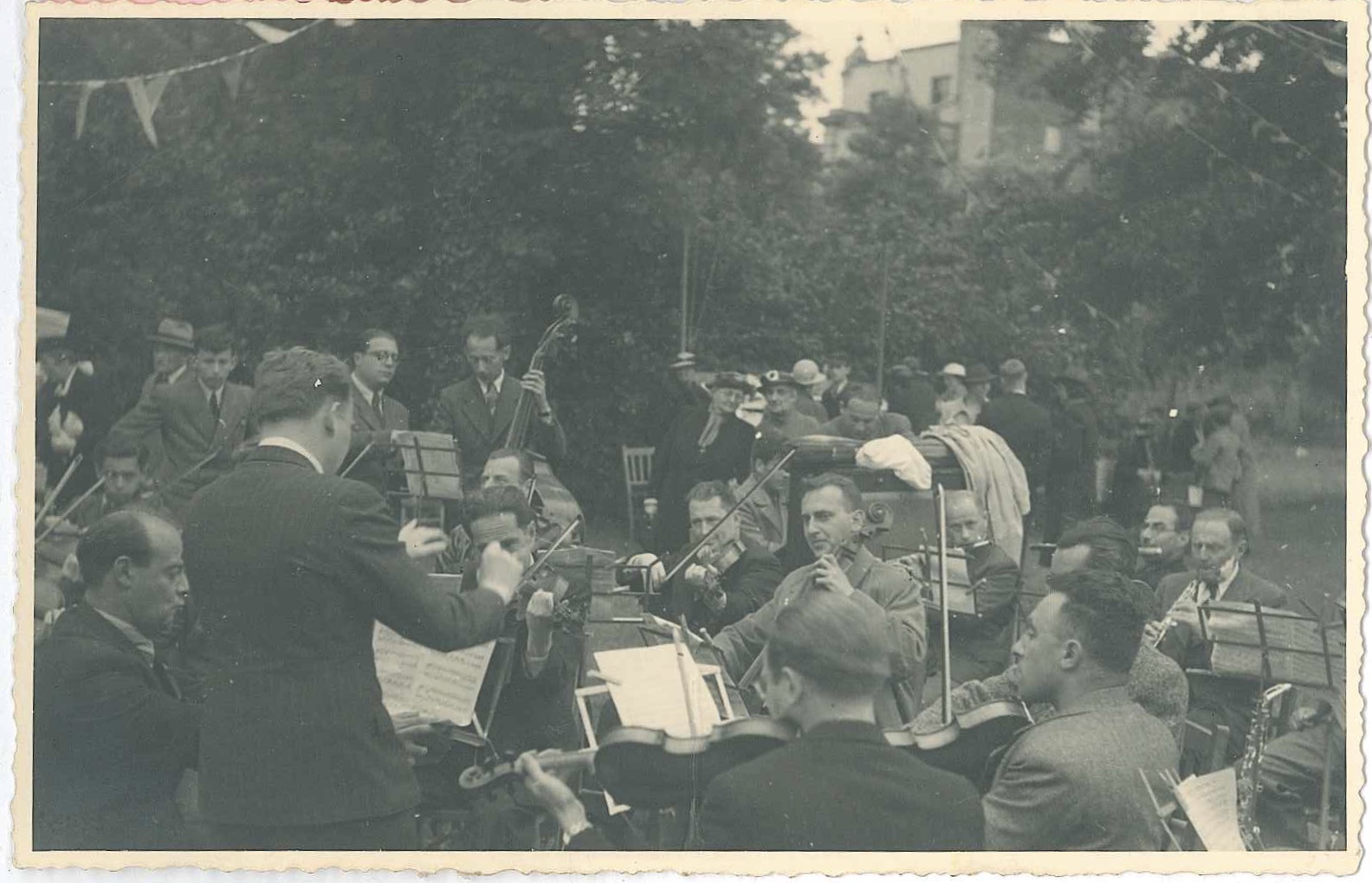 Kitchener camp, Richborough, Franz Schanzer, With cello, Centre right