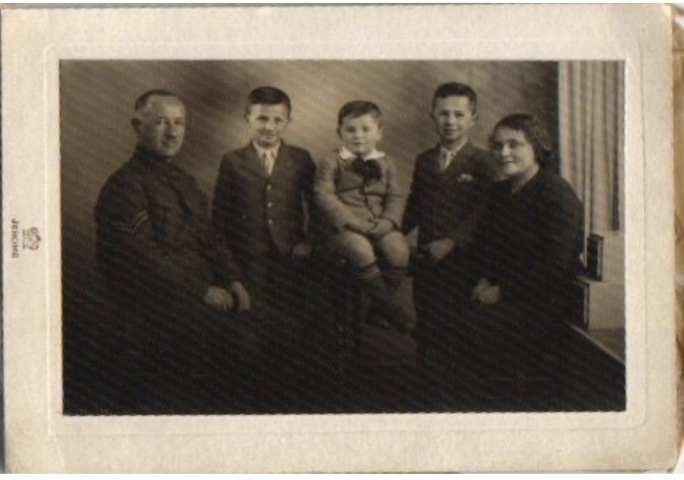 Kitchener camp, Ignatz Salamon and family 1942