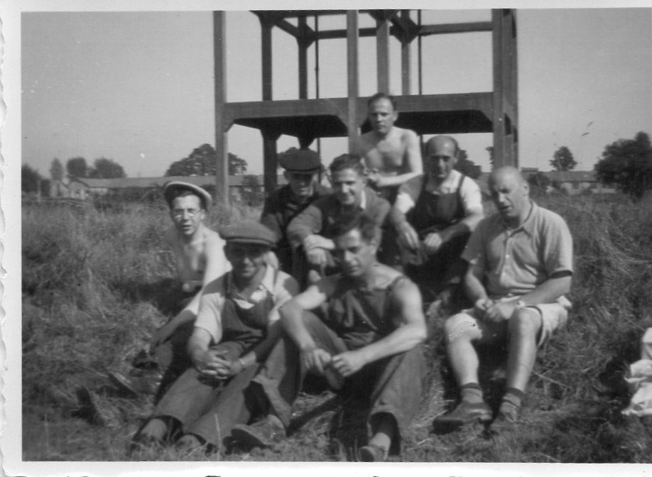 Kitchener camp, Schmuel Kamm, Water tower group photograph